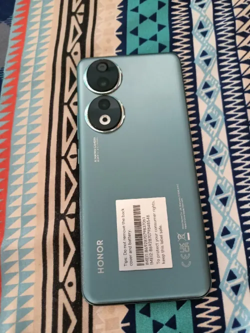 Honor 90