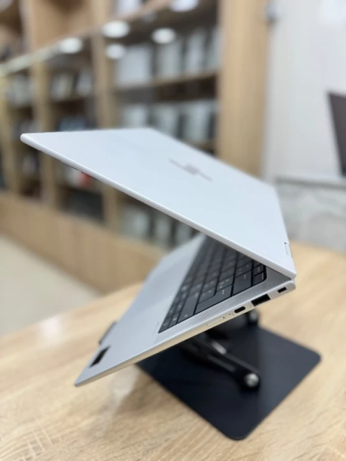 HP Elite x360 1040 G11 14 2-in-1 Ultra 5 135U/ 16GB / 256GB Tactile