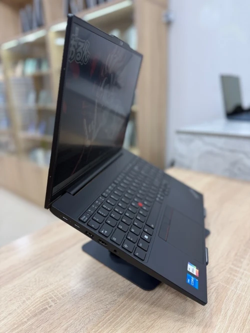 Lenovo ThinkPad E16 Gen 1 16 i5-1335U 16GB/512GB AZERTY