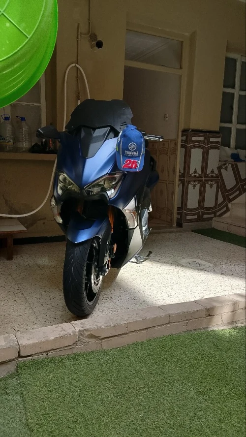YAMAHA TMAX 