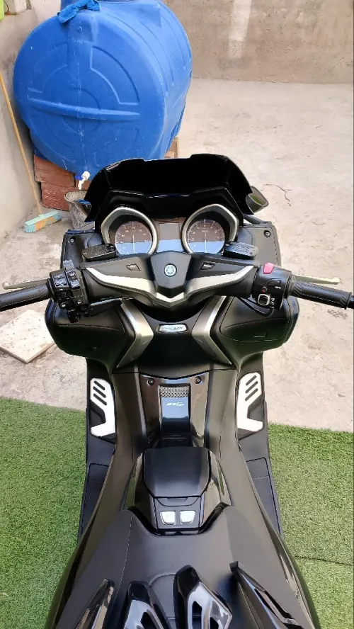 YAMAHA TMAX 