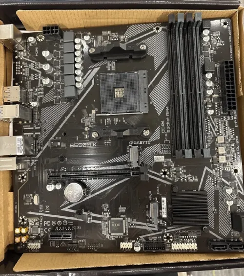 Gigabyte B550MK AM4 Motherboard جديدة غير مستعملة