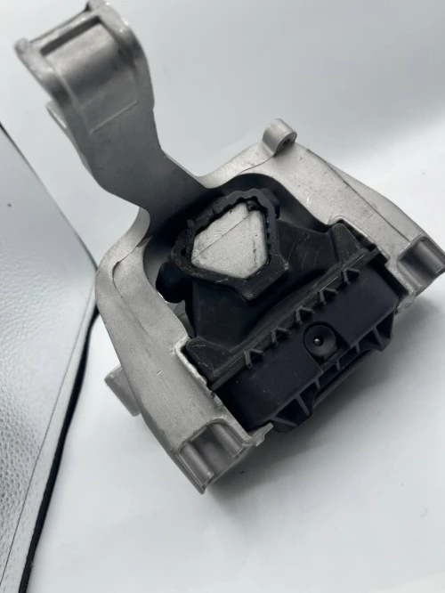 Support Moteur Côté Droit - 5Q0199262DF (VW - Seat - Audi - Skoda)