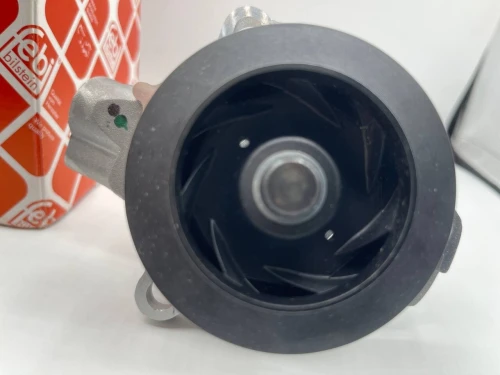 Pompe à Eau (Modèle sans fiche électrique) - 04L121011N (VW - Seat - Audi - Skoda)