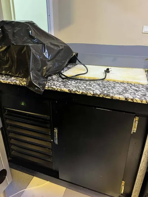 MATÉRIEL COMPLET POUR PIZZERIA FAST-FOOD EN TRÈS BON ÉTAT