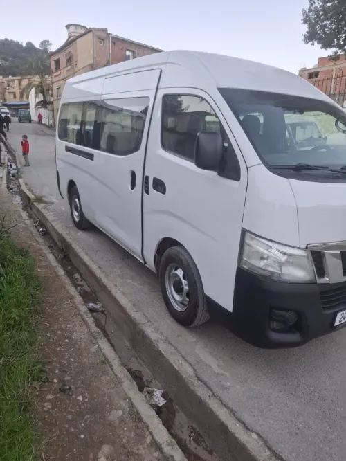 Nissan Urvan 2015