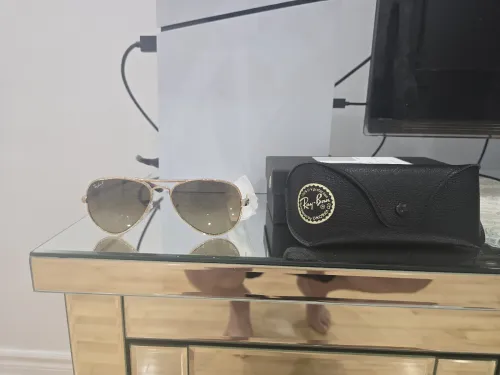 Lunette Solaire originale Rayban + parfums Canada