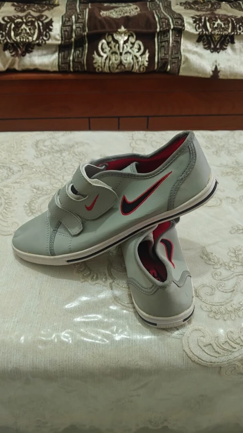 Basquette Nike blanche et grise