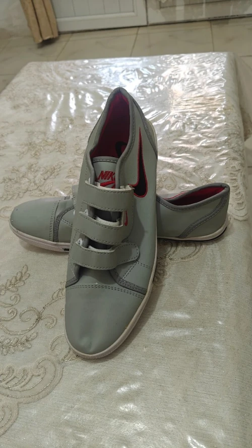 Basquette Nike blanche et grise