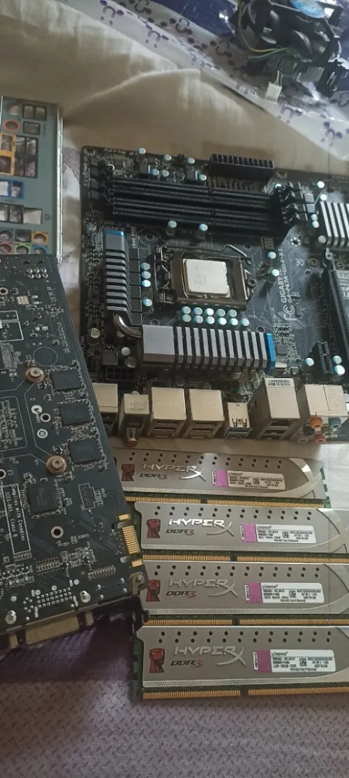 Accessoires PC i7 2600 DDR3 GTS450