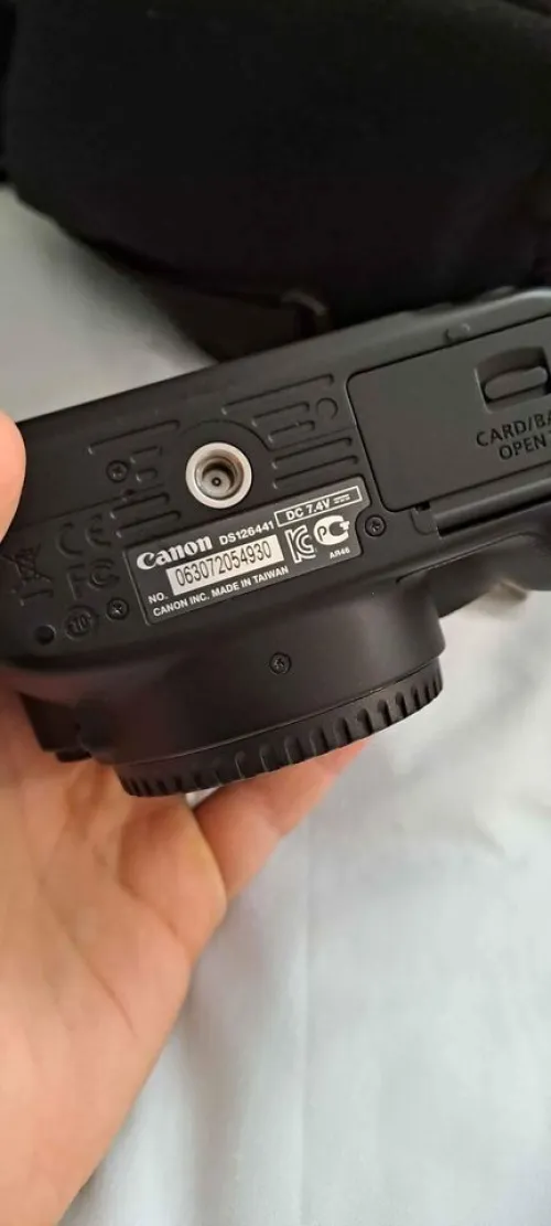 Canon 100D