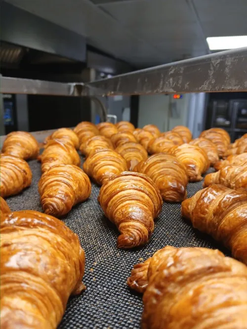 Boulanger viennoisier