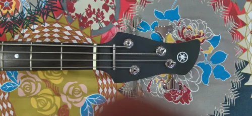 Guitar Basse YAMAHA TRBX174