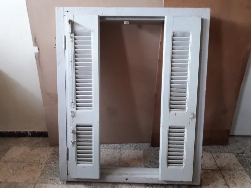 FENETRE EN BOIS & BARREAUDAGE - نافذة خشبية