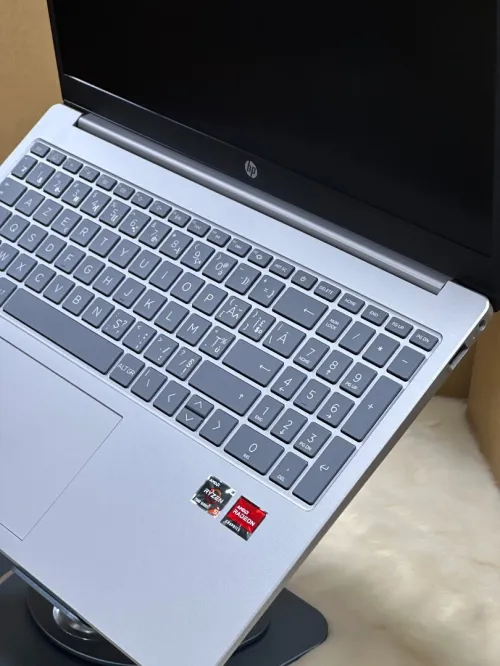 HP LAPTOP 15 FC0018NQ AMD RYZEN 5 7520U 16GO 512GO SSD NEUF SOUS EMBALLAGE 