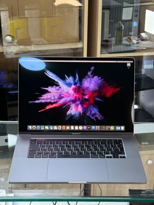 MACBOOK PRO RETINA 16 TOUCHBAR I9 9880H 2.3GHZ 64GO 2TO SSD AMD RADEON PRO 5500M 8GO