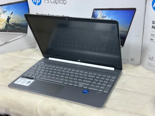 HP LAPTOP 15 DY1531WM I3 1215U 8GO 256GO SSD NEUF SOUS EMBALLAGE 