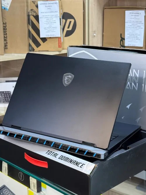 MSI TITAN 18 HX A2XWIG ULTRA 9 285HX 64GO 4TO SSD NVIDIA GEFORCE RTX5080 16GO NEUF SOUS EMBALLAGE 