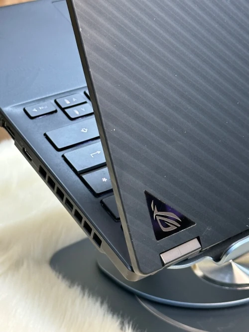 ASUS ROG FLOW X13 GV302XU AMD RYZEN 9 7940HS 16GO DDR5 1TO SSD NVIDIA GEFORCE RTX4050 6GO TACTILE 