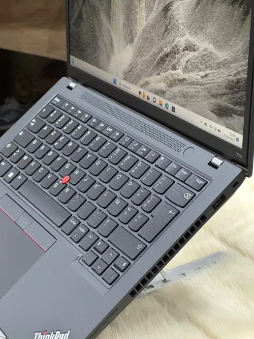 LENOVO THINKPAD T14 GEN 4 AMD RYZEN 5 PRO 7540U 16GO DDR5X 256GO SSD NVME NEUF 