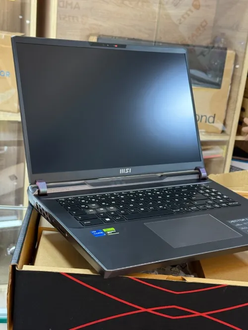 MSI VECTOR GP78HX 13VG I7 13700Hx 16Go 1TO SSD NVIDIA GEFORCE RTX4070 8GO NEUF SOUS EMBALLAGE 