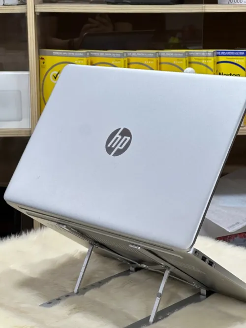 HP LAPTOP 15s FQ4XXX I7 1195G7 16GO 512GO SSD NVME 