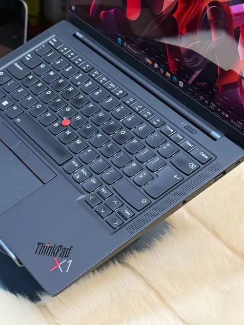 LENOVO THINKPAD X1 CARBON GEN 9 OLED I7 1165G7 32GO 1TO SSD 4K OLED