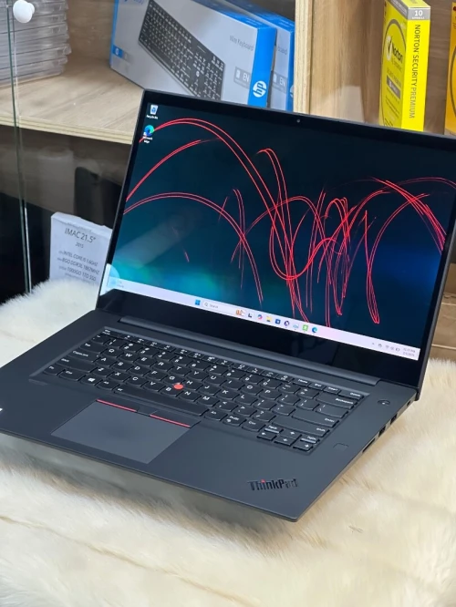 LENOVO THINKPAD CARBON P1 GEN 3 4K OLED INTEL XEON W-10855M 32GO 512GO SSD NVIDIA T2000 4GO 4K OLED 