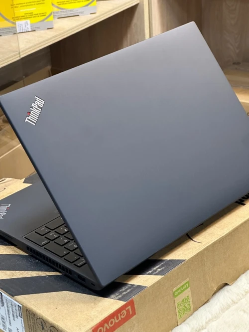 LENOVO THINKPAD P16s Gen 2 AMD RYZEN 7 PRO 7840U 32GO 1TO SSD AMD RADEON 780M NEUF SOUS EMBALLAGE 
