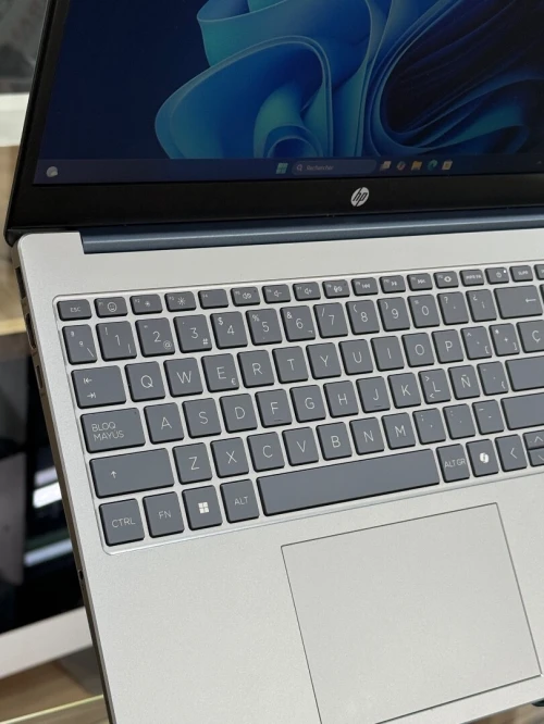 HP LAPTOP 15 FD0XXX I5 1334U 16GO 1TO SSD NVME