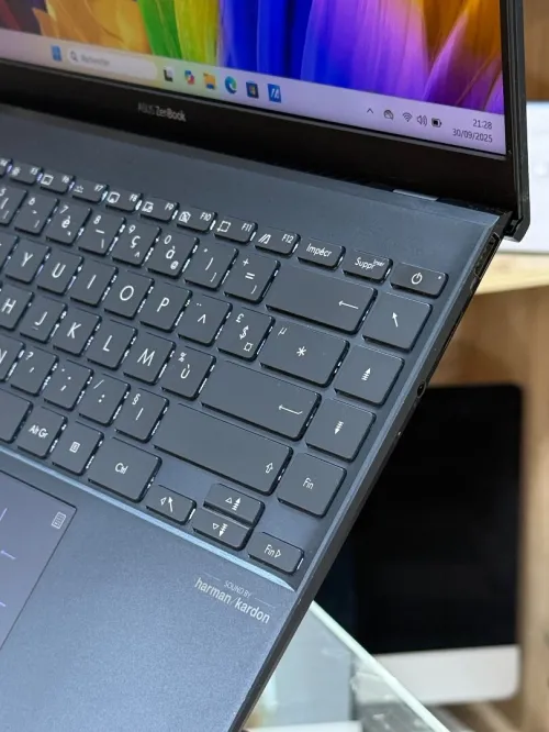 ASUS ZENBOOK UX425EA AMD RYZEN 7 5800H 16GO 512GO SSD NVME