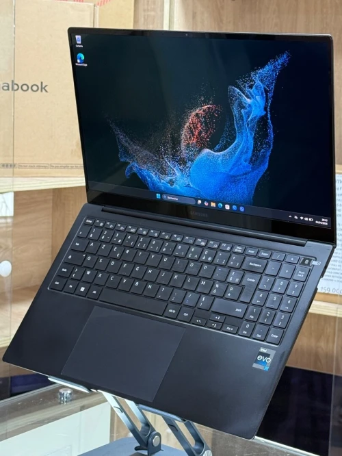 SAMSUNG GALAXYBOOK 2 PRO 950XED INTEL CORE I7 EVO 1260P 16GO 512GO SSD NVME