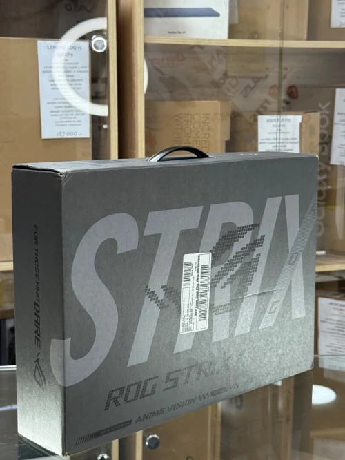ASUS ROG STRIX SCAR 16 G635LX ULTRA 9 275HX 32GO 2TO SSD NVIDIA GEFORCE RTX5090 24GO NEUF SOUS EMBA