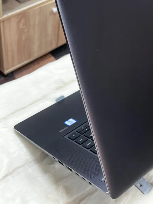 HP ZBOOK STUDIO G4 I7 VPRO 7820HQ 32GO DDR4 512 SSD NIVIDIA QUADRO M1200 4GO 15.6 WIN 10