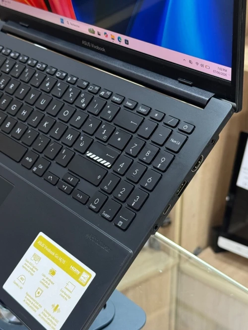 ASUS VIVOBOOK GO OLED 15 E1504FA AMD RYZEN 5 7520U 8GO 512GO SSD OLED