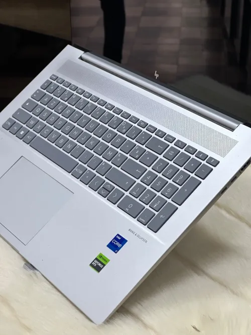 HP ENVY 17 CW0XXX I7 1355U 16GO 512GO SSD NVIDIA GEFORCE RTX3050 4GO GDDR6 17.3 NEUF