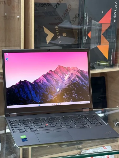 LENOVO THINKPAD P16 GEN 2 I7 VPRO 13850Hx 128Go 3TO SSD NVIDIA RTX 3500 ada 12GO GDDR6 3K