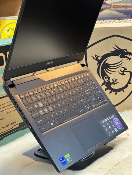 MSI CYBORG 15 B13VFK I7 13620H 16GO DDR5 512GO SSD NVIDIA GEFORCE RTX4060 8GO NEUF SOUS EMBALLAGE 
