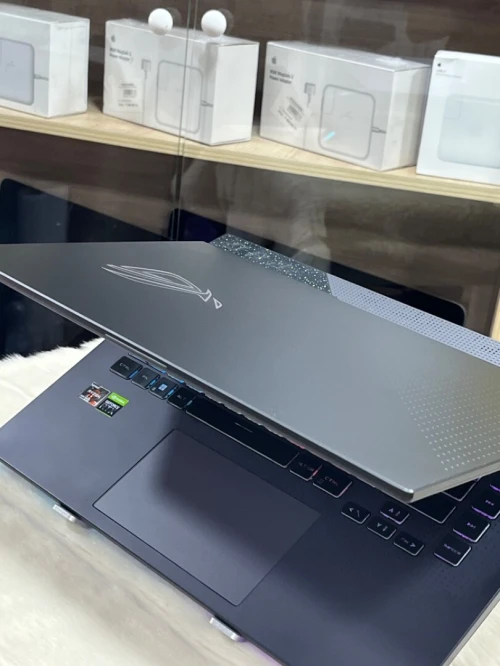 ASUS ROG STRIX G513RM ECRAN 15.6" 3K LED 165HZ 3MS RYZEN 7 6800H 16GO 1TO SSD RTX3060 6GO WINDOWS 11