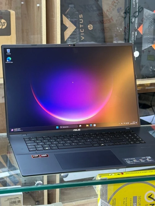 ASUS VIVOBOOK 18 M1807Ha AMD RYZEN 7 260 16GO 512GO SSD NVME NEUF