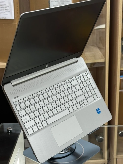 HP LAPTOP 15 DY5XXX I3 1215U 8GO 512GO SSD 