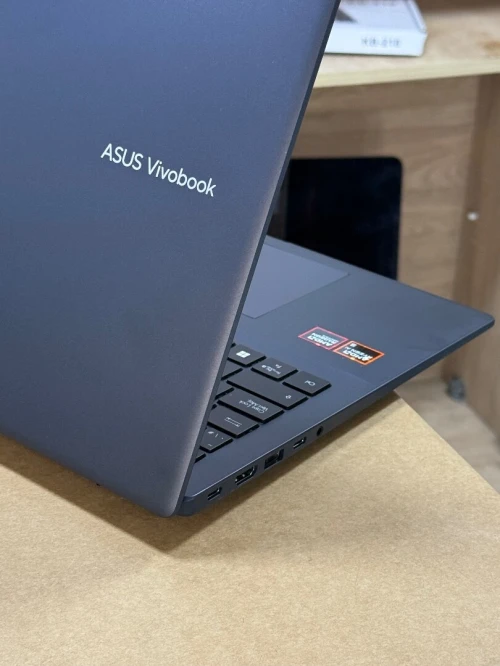ASUS VIVOBOOK 16 M1607VA AMD RYZEN 5 AI 340 16GO 1TO SSD NEUF SOUS EMBALLAGE 