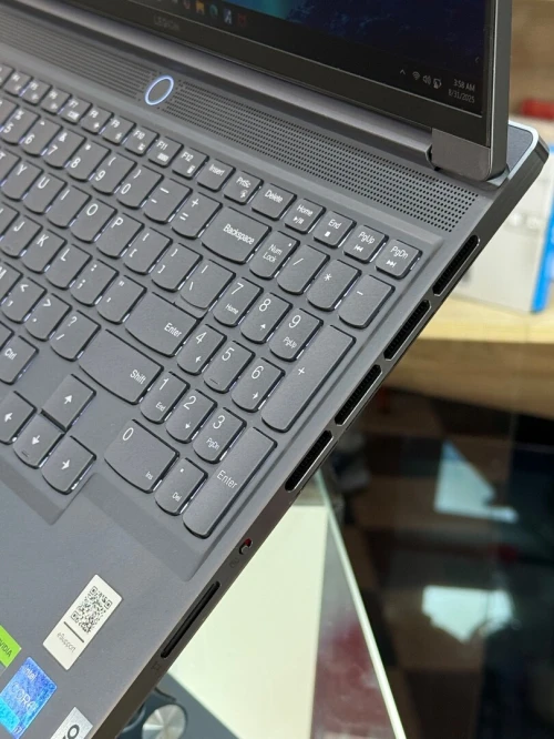 LENOVO LEGION SLIM 7 PRO 16IRH8 I7 13700H 32GO 2TO SSD NVIDIA GEFORCE RTX4060 8GO 3K 240Hz