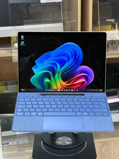 SURFACE PRO 11 ULTRA 5 236V 16GO 512GO SSD INTEL ARC 130V 8GO
