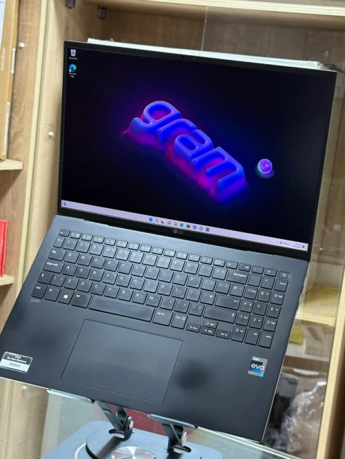 LG GRAM 16Z90R I7 1360P 16GO 1TO SSD NVME