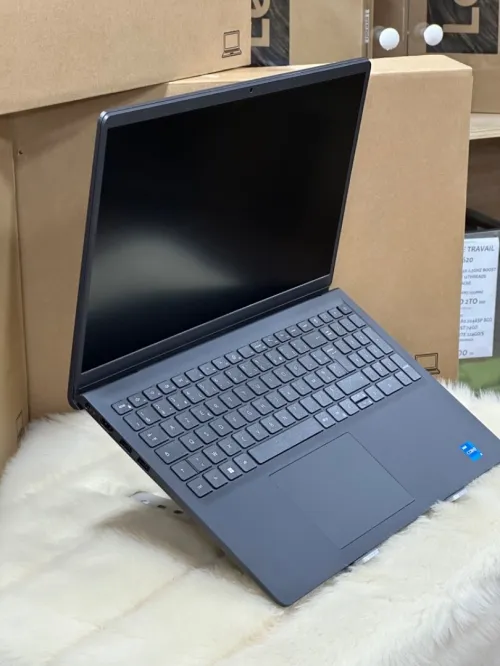 DELL VOSTRO 15 3520 I3 1215U 8GO 256GO SSD NEUF SOUS EMBALLAGE 