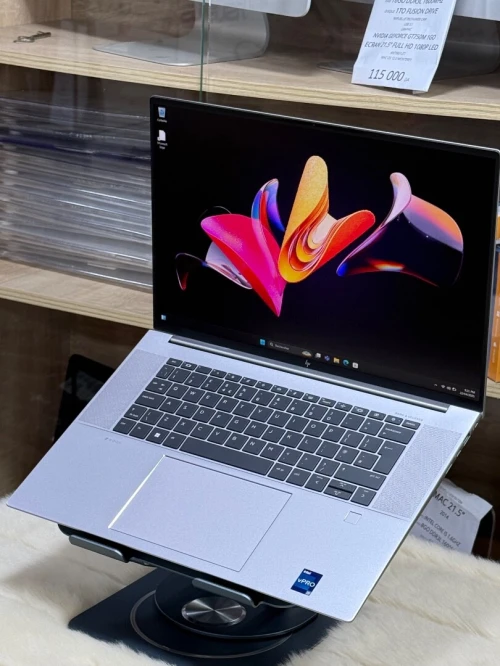 HP ZBOOK STUDIO 16 G10 I7 VPRO 13800H 32Go 1TO SSD NVIDIA RTX A1000 6GO 