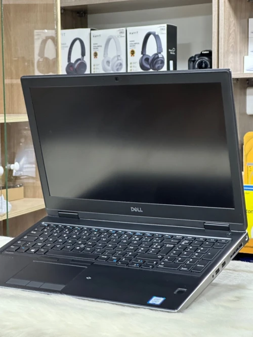 DELL PRECISION 7530 I7 8750H 16GO 256Go SSD NVIDIA QUADRO P1000 4GO 