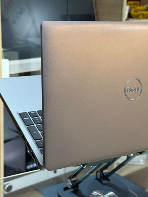 DELL PRECISION 3591 ULTRA 5 135H 32GO DDR5 512GO SSD NVIDIA RTX500 Ada 4GO GDDR6
