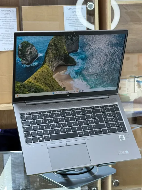 HP ZBOOK FIREFLY 15 G7 I5 10210U 8GO 256GO SSD NVIDIA QUADRO P520 4GO 